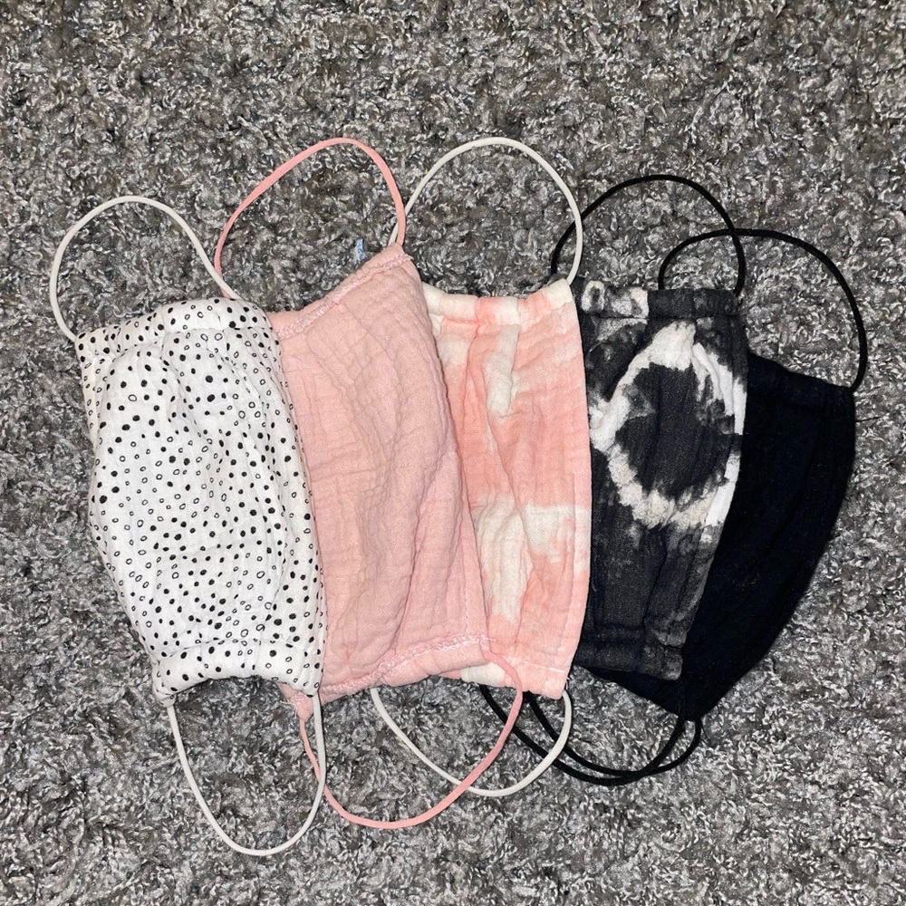 bundle of kitsch masks